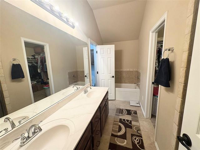 1917 Hebron Court, Yukon, OK 73099