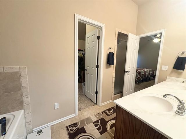 1917 Hebron Court, Yukon, OK 73099