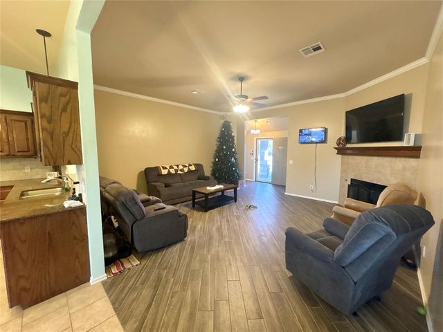 1917 Hebron Court, Yukon, OK 73099