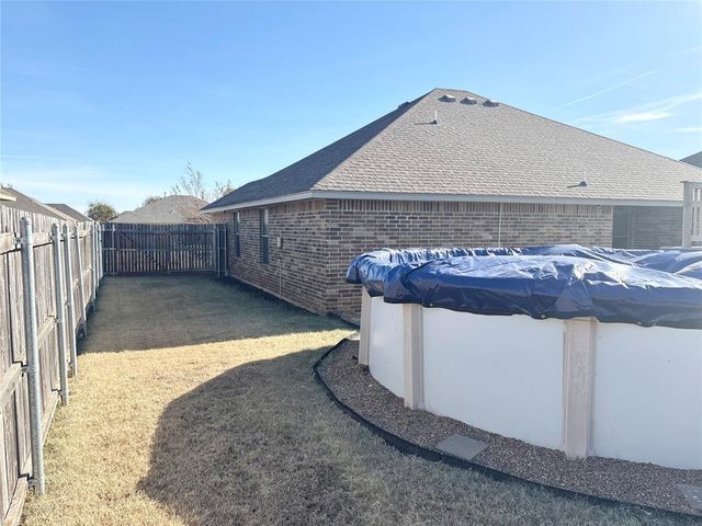 1917 Hebron Court, Yukon, OK 73099