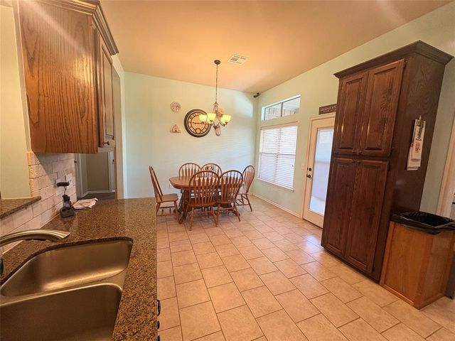 1917 Hebron Court, Yukon, OK 73099