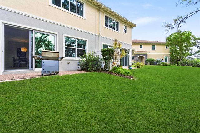 6176 SE Portofino Circle 3-303, Hobe Sound, FL 33455