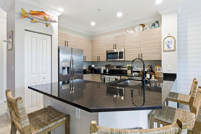 6176 SE Portofino Circle 3-303, Hobe Sound, FL 33455