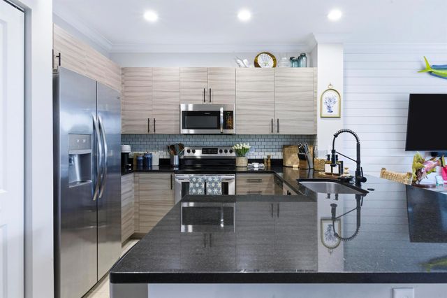 6176 SE Portofino Circle 3-303, Hobe Sound, FL 33455