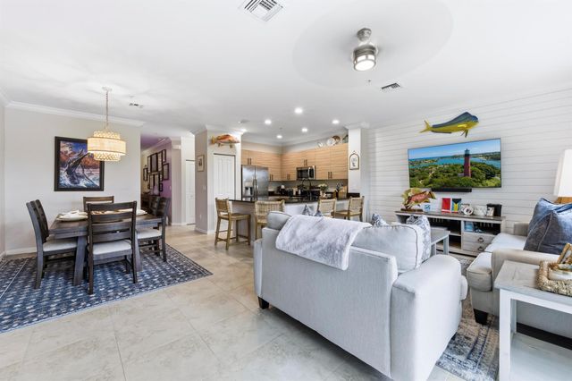 6176 SE Portofino Circle 3-303, Hobe Sound, FL 33455