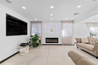 10533 Samoa Avenue, Tujunga, CA 91042