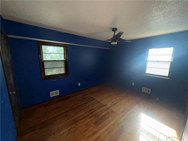 509 SW Westminister Road, Blue Springs, MO 64014