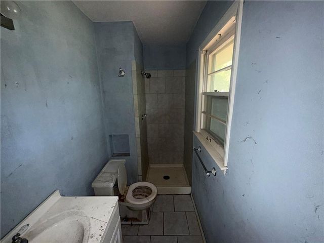 509 SW Westminister Road, Blue Springs, MO 64014