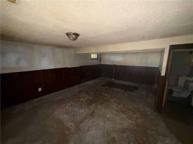 509 SW Westminister Road, Blue Springs, MO 64014