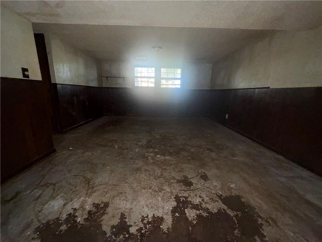 509 SW Westminister Road, Blue Springs, MO 64014
