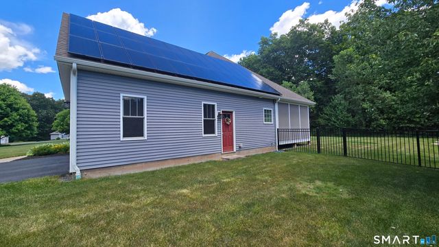 15 Claire Lane, Bloomfield, CT 06002