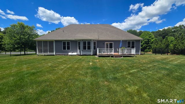 15 Claire Lane, Bloomfield, CT 06002