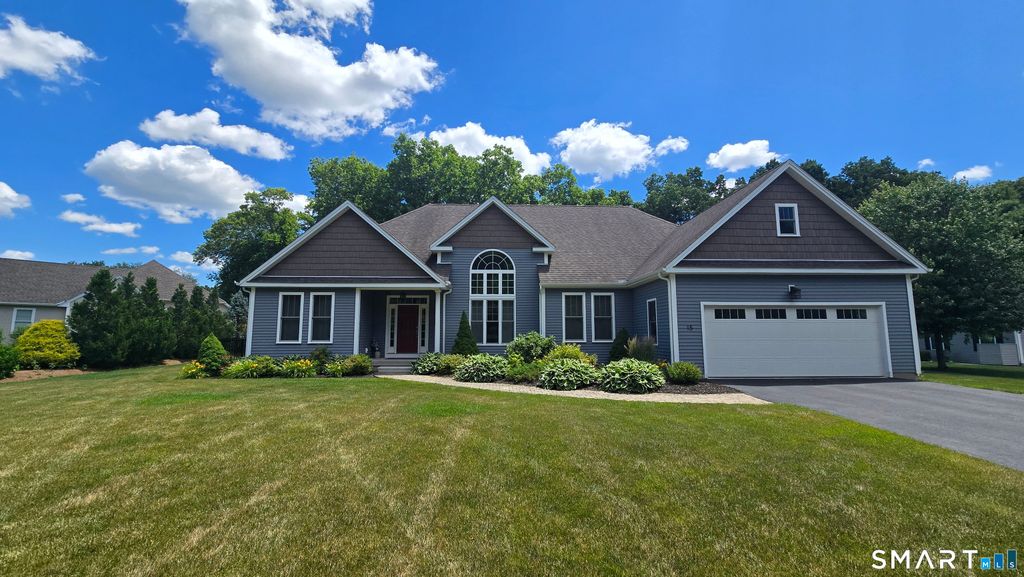 15 Claire Lane, Bloomfield, CT 06002