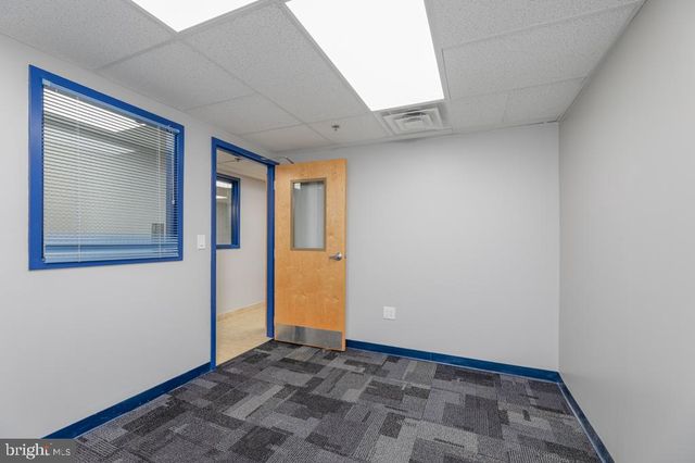 411 COMMERCE LN, West Berlin, NJ 08091