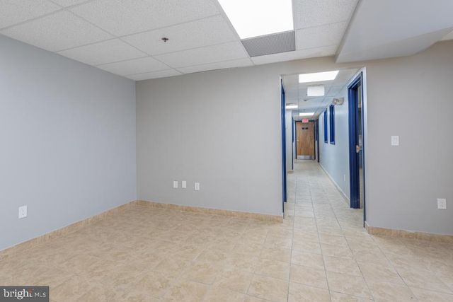 411 COMMERCE LN, West Berlin, NJ 08091