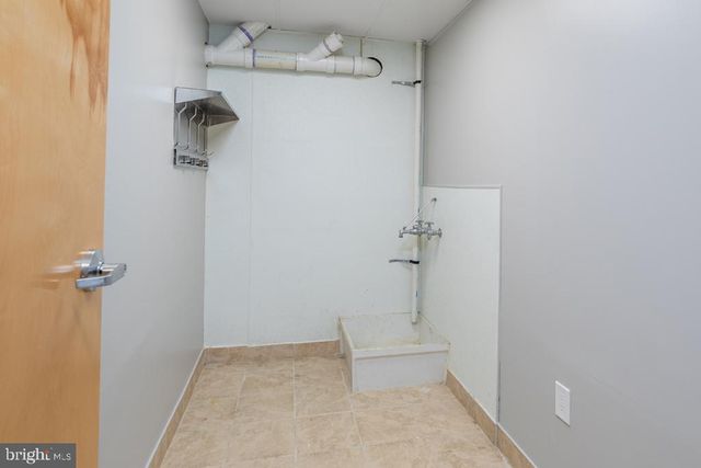 411 COMMERCE LN, West Berlin, NJ 08091