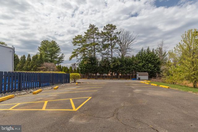 411 COMMERCE LN, West Berlin, NJ 08091