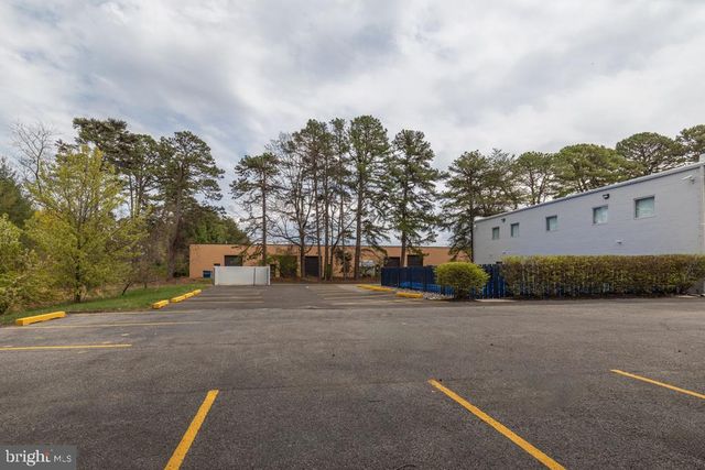 411 COMMERCE LN, West Berlin, NJ 08091