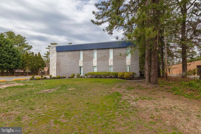 411 COMMERCE LN, West Berlin, NJ 08091