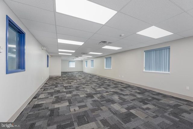 411 COMMERCE LN, West Berlin, NJ 08091