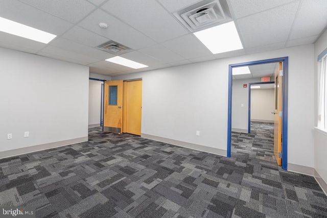 411 COMMERCE LN, West Berlin, NJ 08091