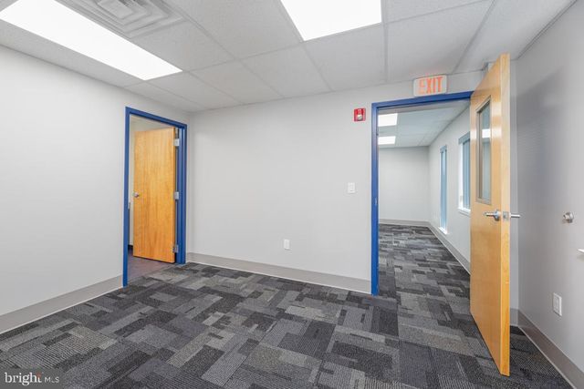 411 COMMERCE LN, West Berlin, NJ 08091