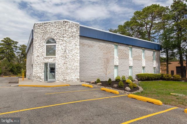 411 COMMERCE LN, West Berlin, NJ 08091