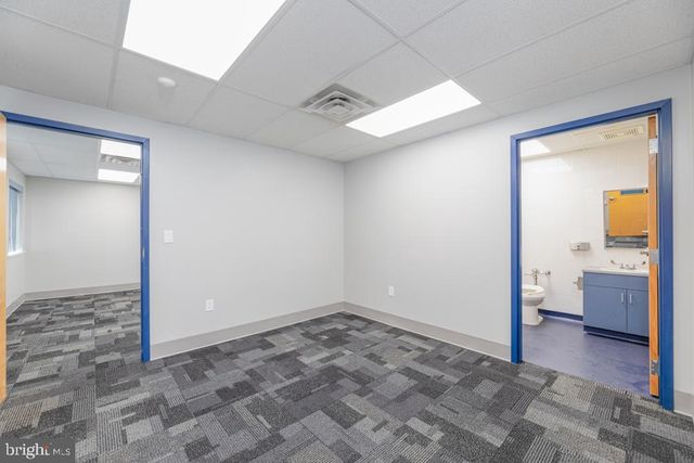 411 COMMERCE LN, West Berlin, NJ 08091