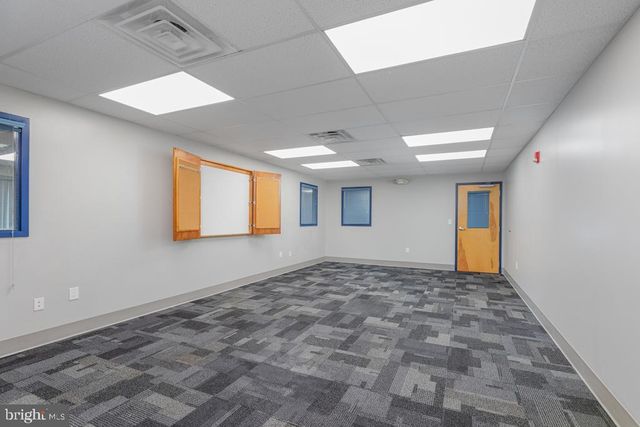 411 COMMERCE LN, West Berlin, NJ 08091