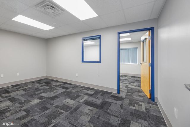 411 COMMERCE LN, West Berlin, NJ 08091