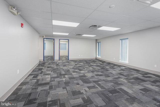 411 COMMERCE LN, West Berlin, NJ 08091