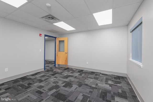 411 COMMERCE LN, West Berlin, NJ 08091