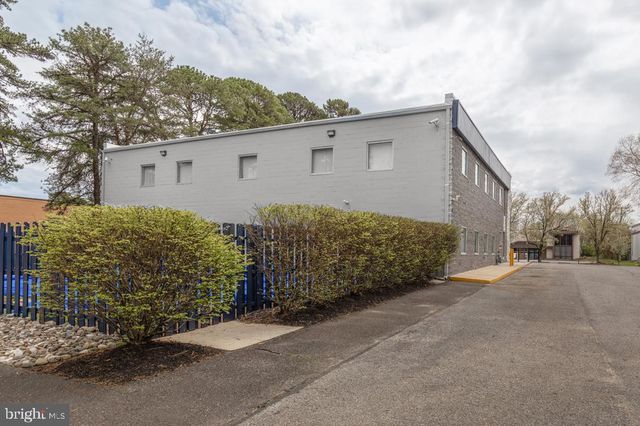 411 COMMERCE LN, West Berlin, NJ 08091