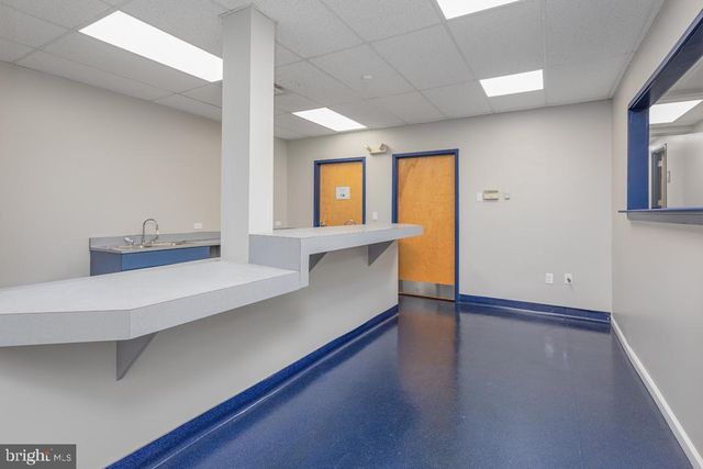 411 COMMERCE LN, West Berlin, NJ 08091