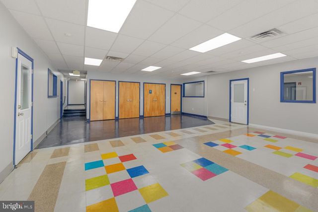 411 COMMERCE LN, West Berlin, NJ 08091