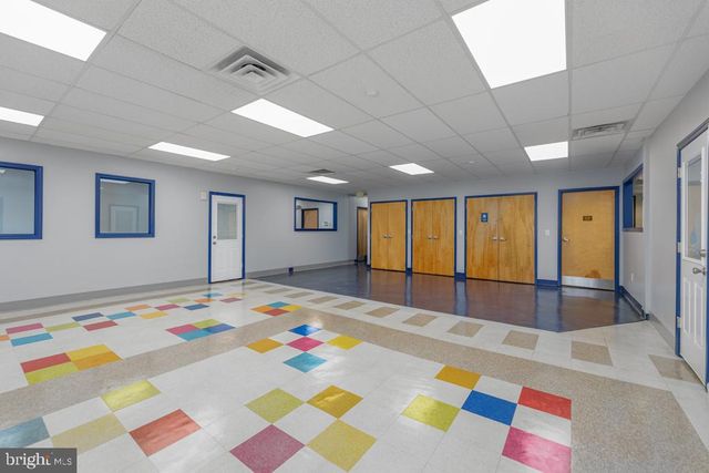 411 COMMERCE LN, West Berlin, NJ 08091