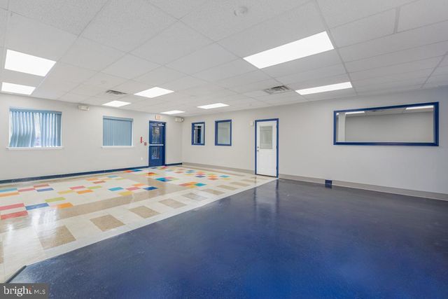 411 COMMERCE LN, West Berlin, NJ 08091