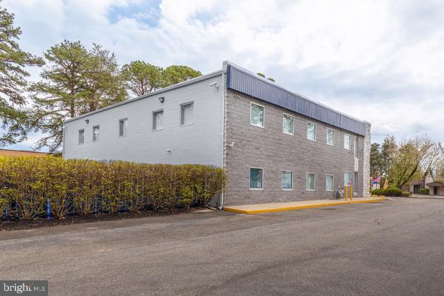 411 COMMERCE LN, West Berlin, NJ 08091