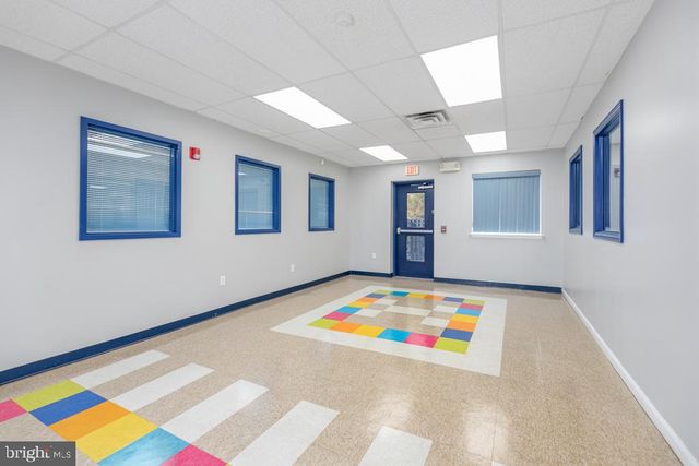 411 COMMERCE LN, West Berlin, NJ 08091