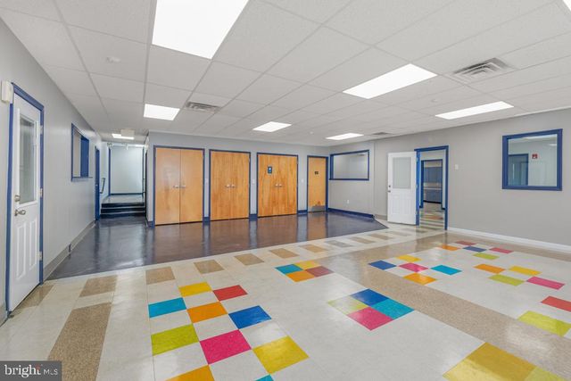 411 COMMERCE LN, West Berlin, NJ 08091