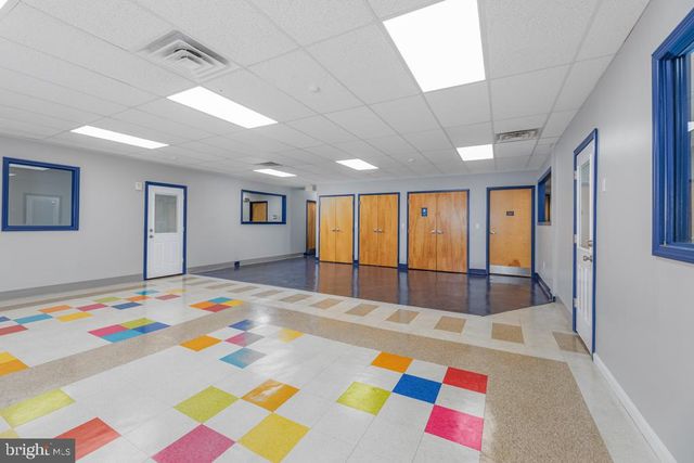 411 COMMERCE LN, West Berlin, NJ 08091