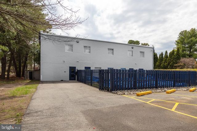 411 COMMERCE LN, West Berlin, NJ 08091