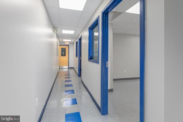 411 COMMERCE LN, West Berlin, NJ 08091