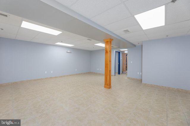 411 COMMERCE LN, West Berlin, NJ 08091