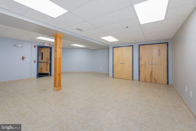 411 COMMERCE LN, West Berlin, NJ 08091