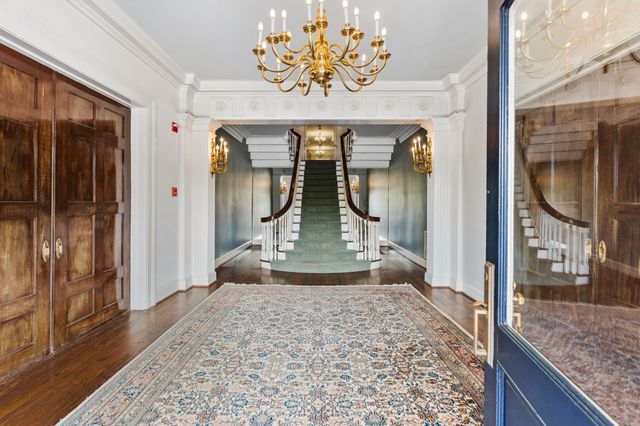 3626 West End Ave Apt 201, Nashville, TN 37205