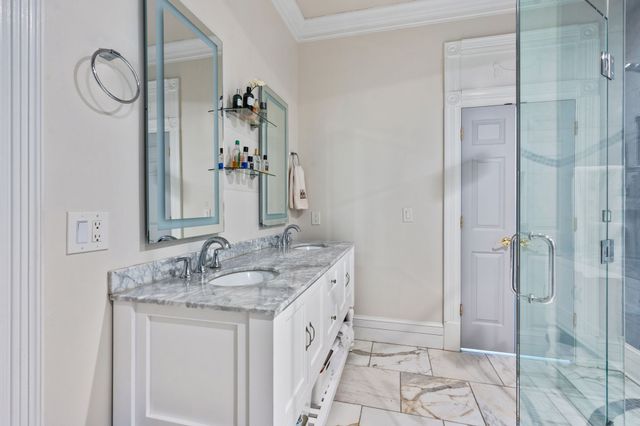 3626 West End Ave Apt 201, Nashville, TN 37205