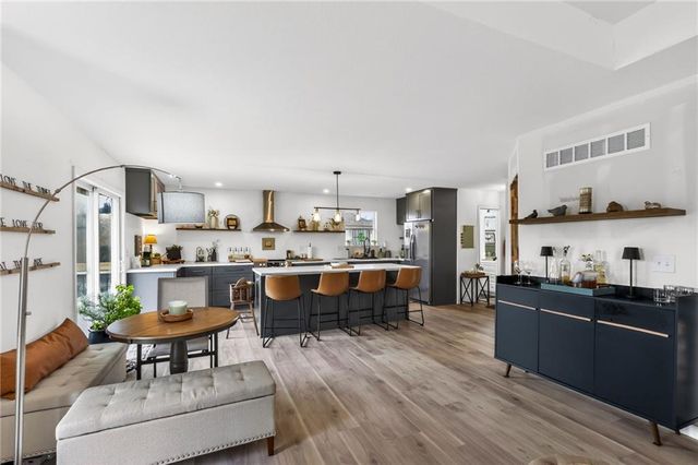 211 E Whispering Hills Boulevard, Lone Jack, MO 64070