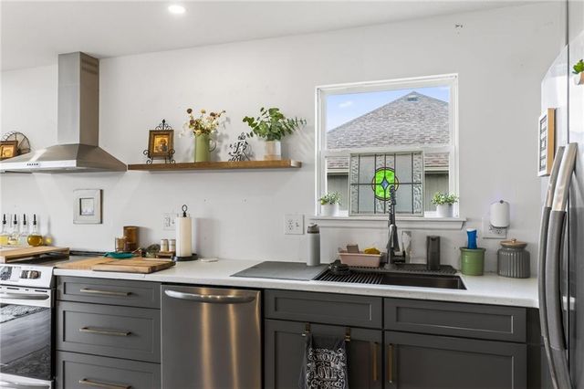 211 E Whispering Hills Boulevard, Lone Jack, MO 64070