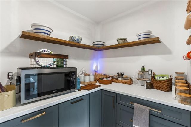 211 E Whispering Hills Boulevard, Lone Jack, MO 64070